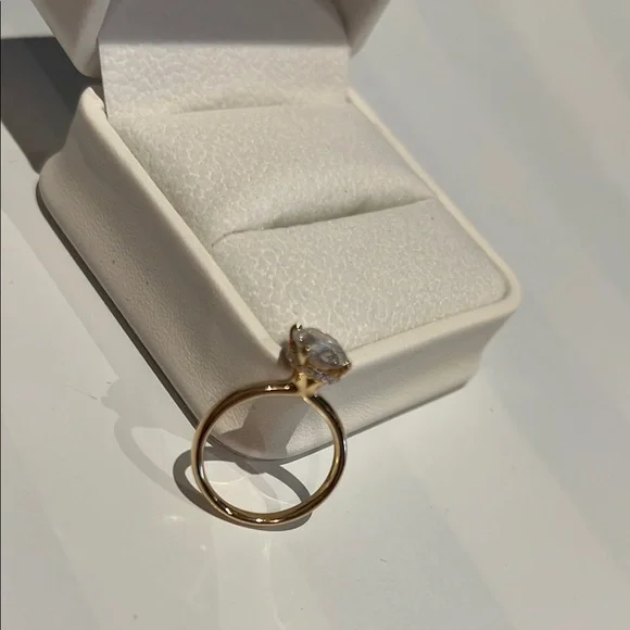 Elegant lab grown 2 carats 18k Gold Diamond Ring oval brilliant vvs clarity - Picture 8 of 13